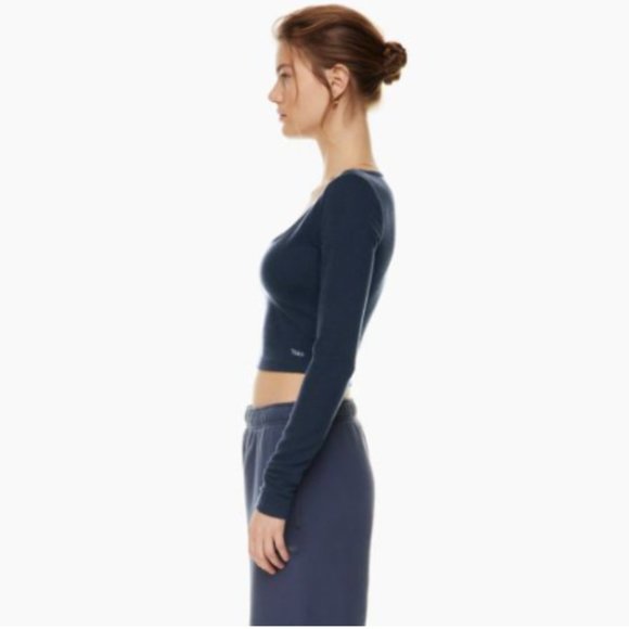 *FUSCHIA* Aritzia - TNA Waffle Scoop-neck Notch Long-sleeve - Picture 3 of 6